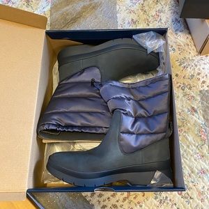 Cole Haan snow boots, never worn.